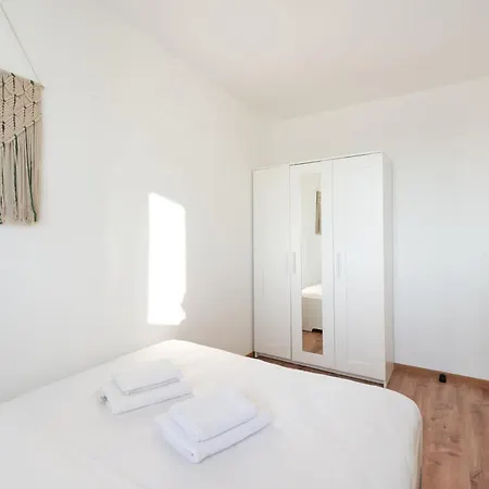 Metro Targowek Comfy Apartment
